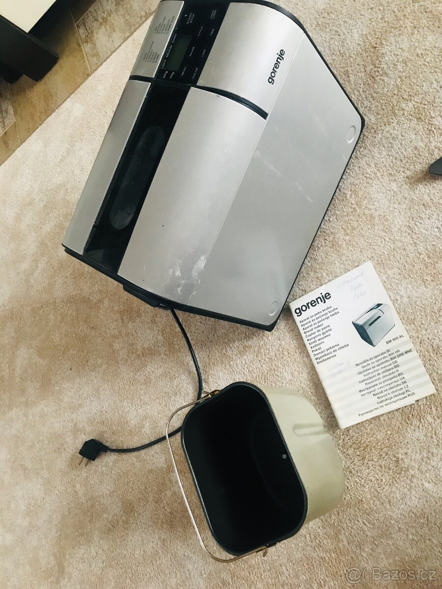 Domáci pekárna GORENJE BM 900 AL