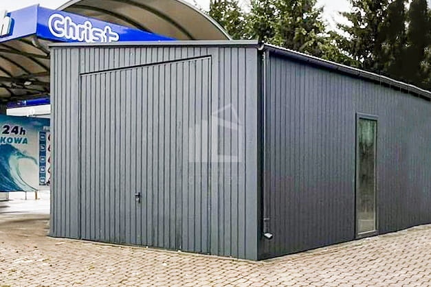 Plechova garáž 5x6m Dvoukřídlá vrata - Okno