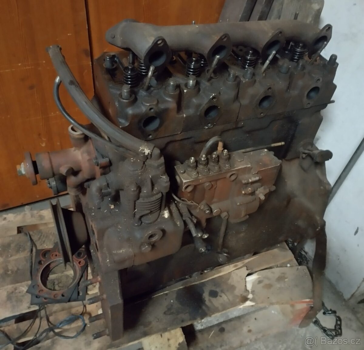 Prodám motor Zetor 62 01