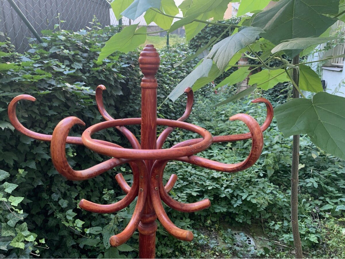 Věšák Thonet