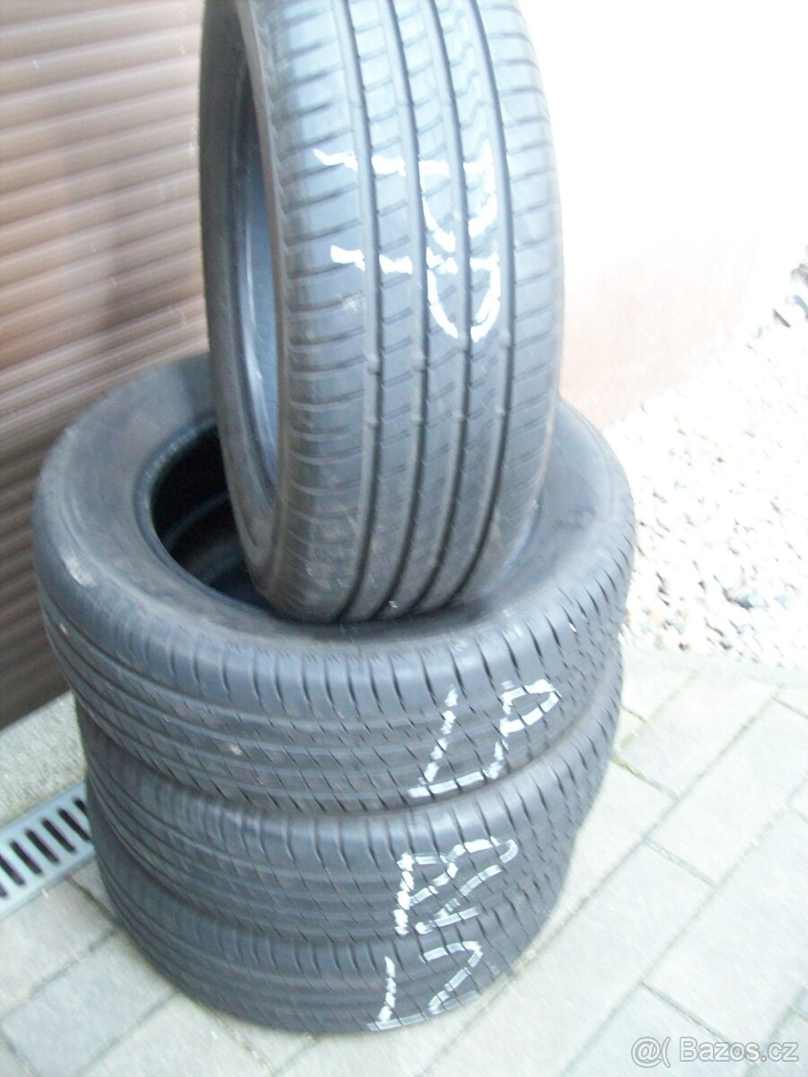 sada letní 215.60.16 99V XL Passat B8