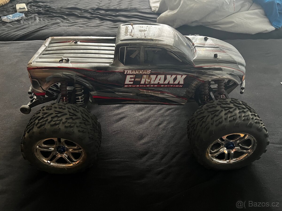 Prodam model Traxxas 1:10