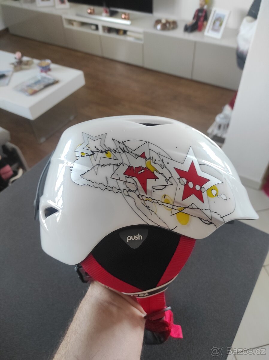 Dětská lyžařská helma Uvex