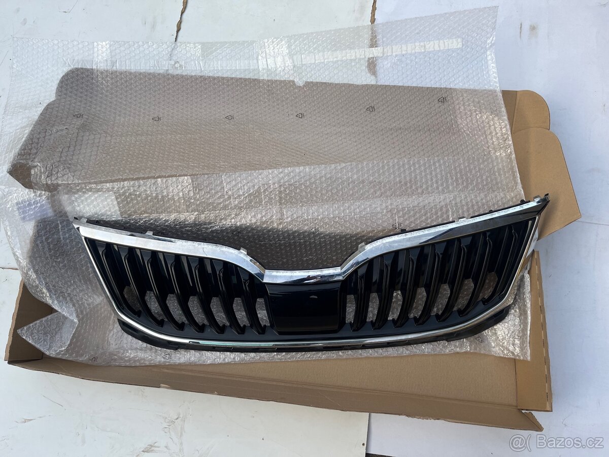 Maska s chromem Octavia III facelift (VAG 5E0 853 761 C)