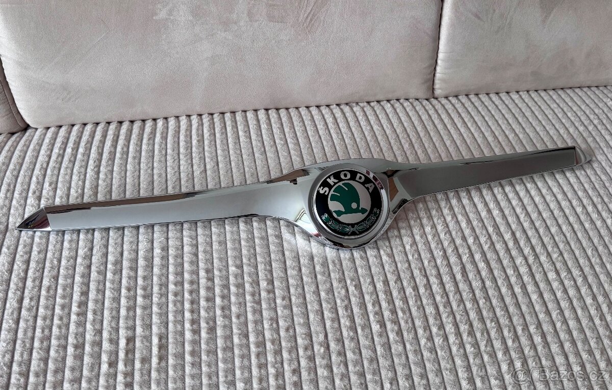 Přední maska / mřížka chladiče ŠKODA SUPERB II 08-13 (CHROM)