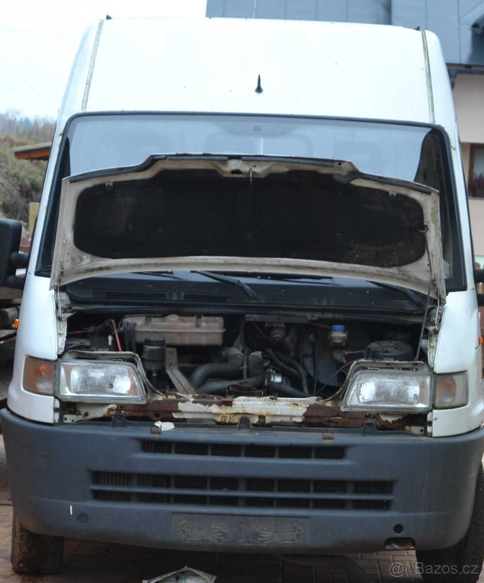 Peugeot Boxer 2,5 tdi r.v. 99 , přední nárazník etc. DJ5TED