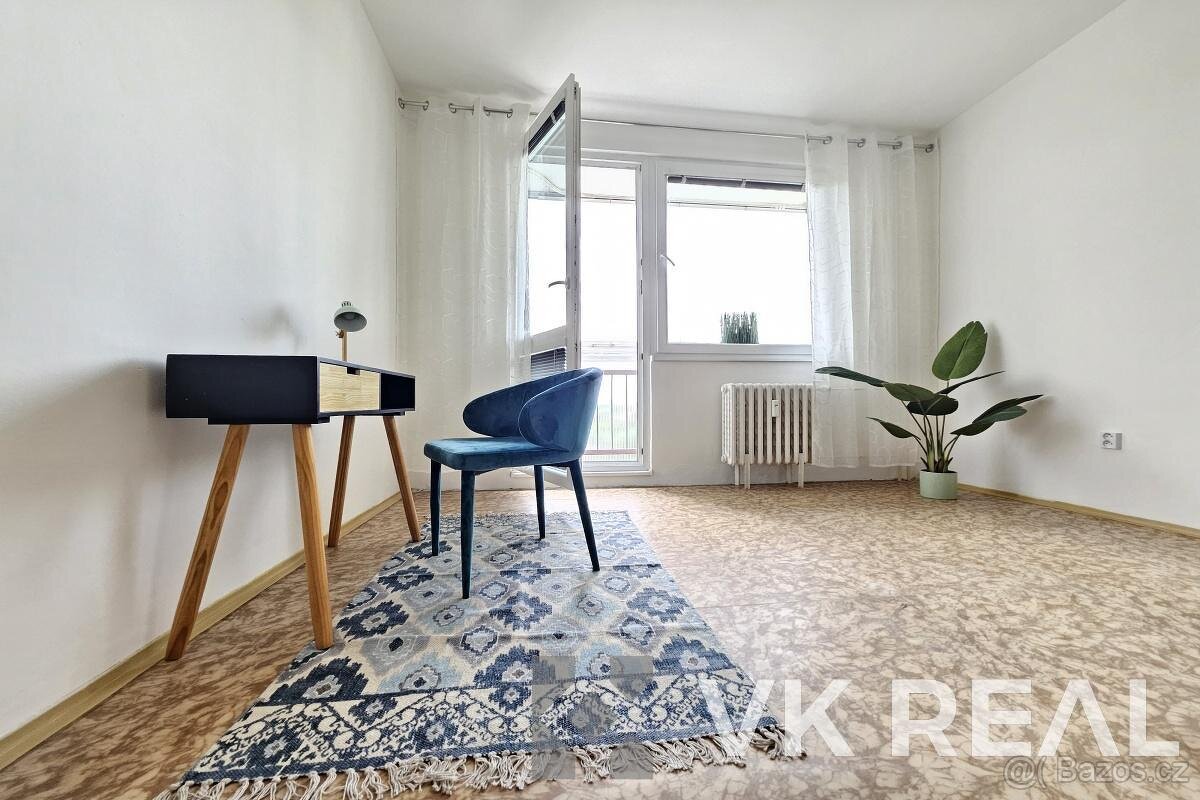 Prodej bytu 2+1 se dvěma lodžiemi a sklepem, OV, cca 81m2, u