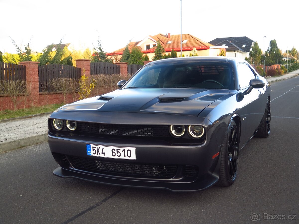 Dodge Challenger, 5.7 V8 - MANUAL - krásný stav
