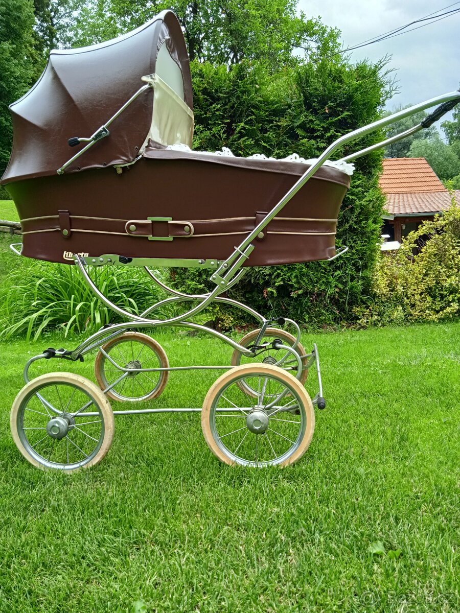 Retro kočárek Liberta