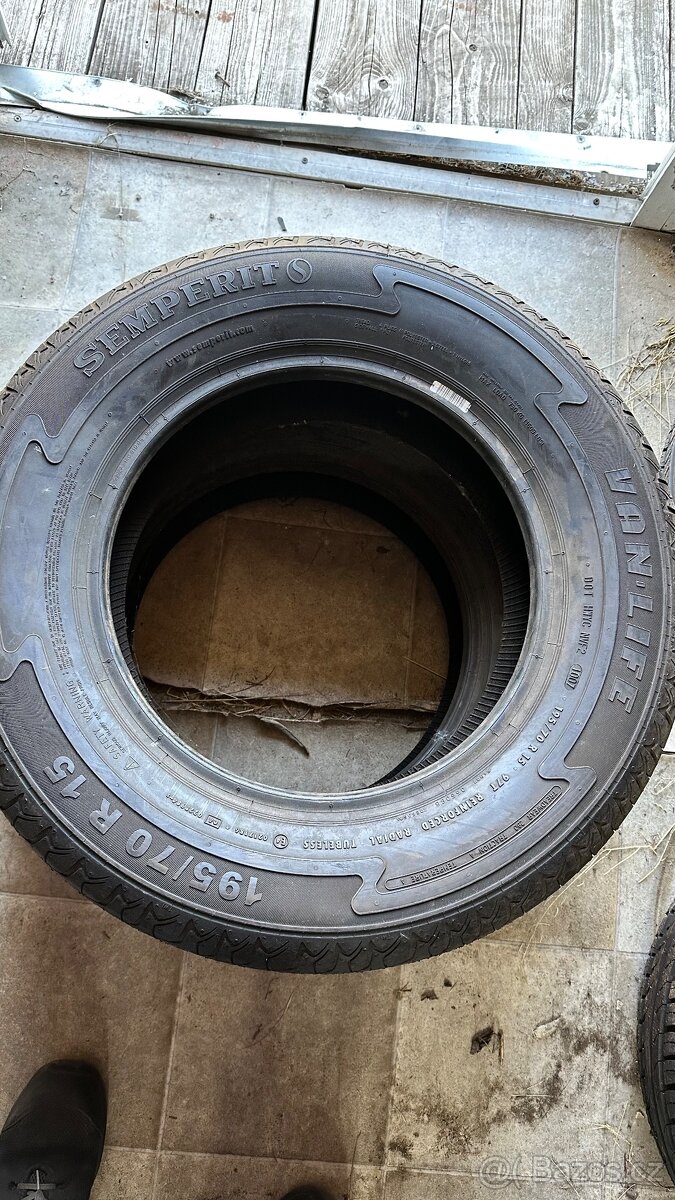 195/70 R15 97T