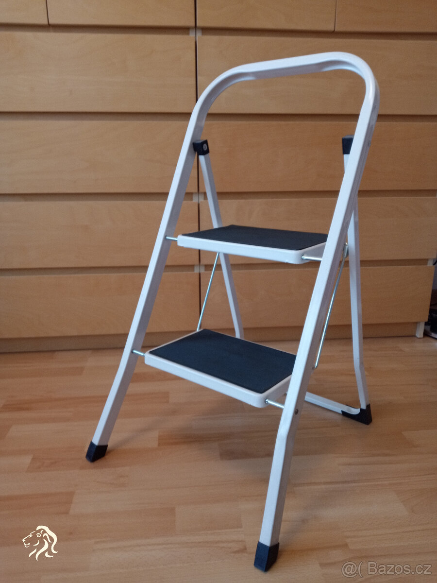 ocelové schůdky