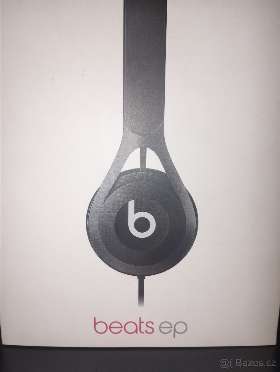 Prodám použité drátové sluchátka Beats (černá)