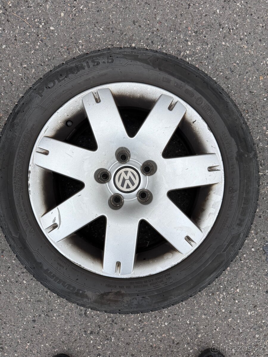 ZIMNÍ KOLA Z VOLKSWAGENU • BARUM 205/55 R16 • PRAHA