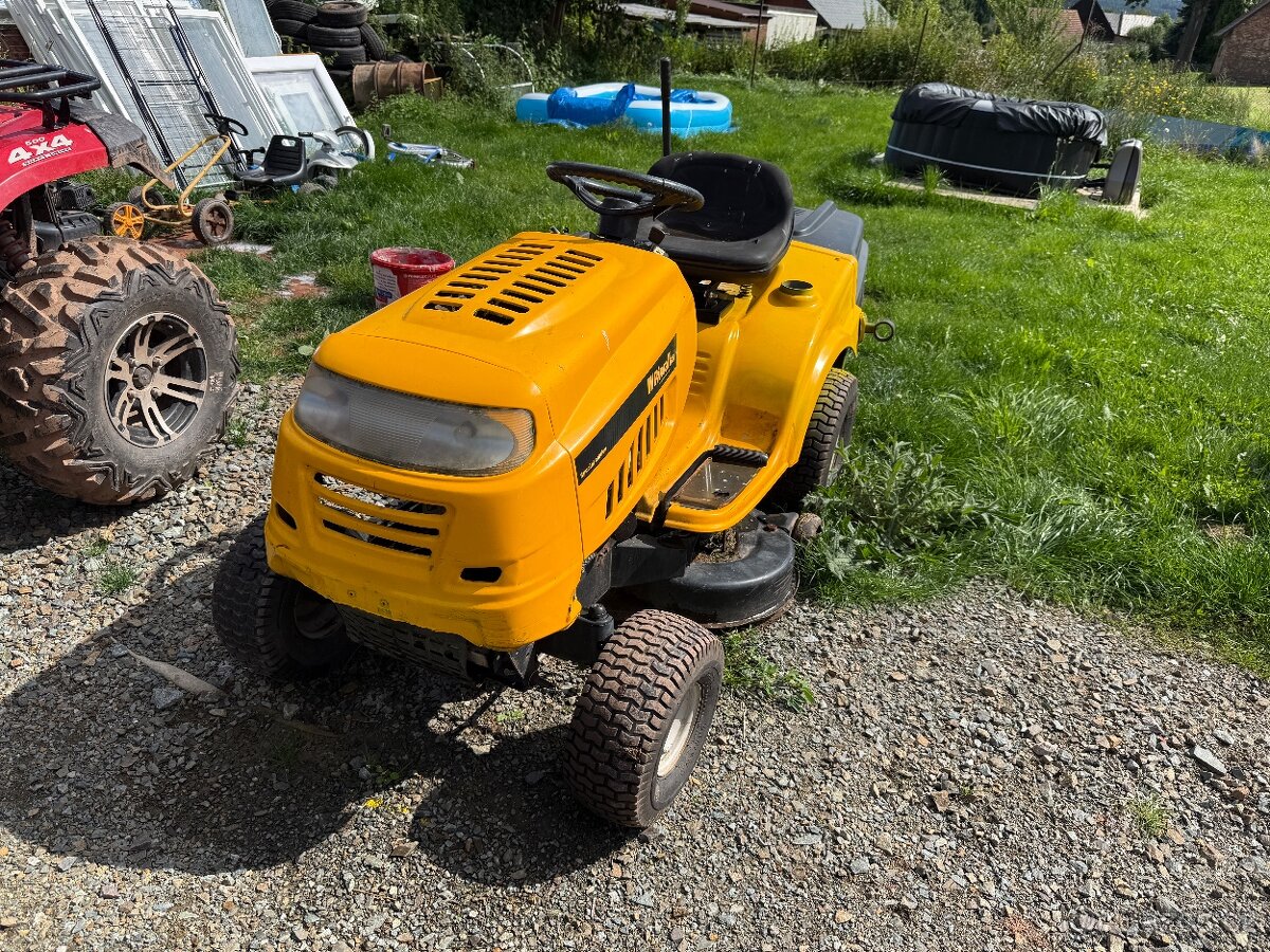 Zahradní traktor Riwall 92H