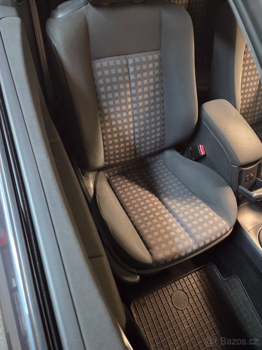 Renault Megane 2 sedačka, koupím