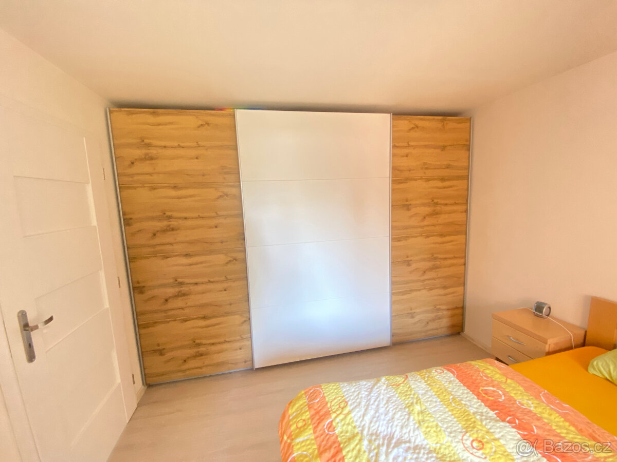 Šatní skříň Quadra, 315 cm dekor dub vyrobeno v Německu