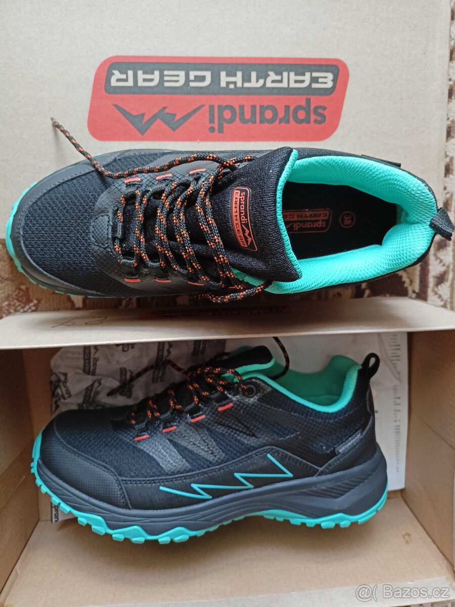 Prodám dámskou sportovní obuv