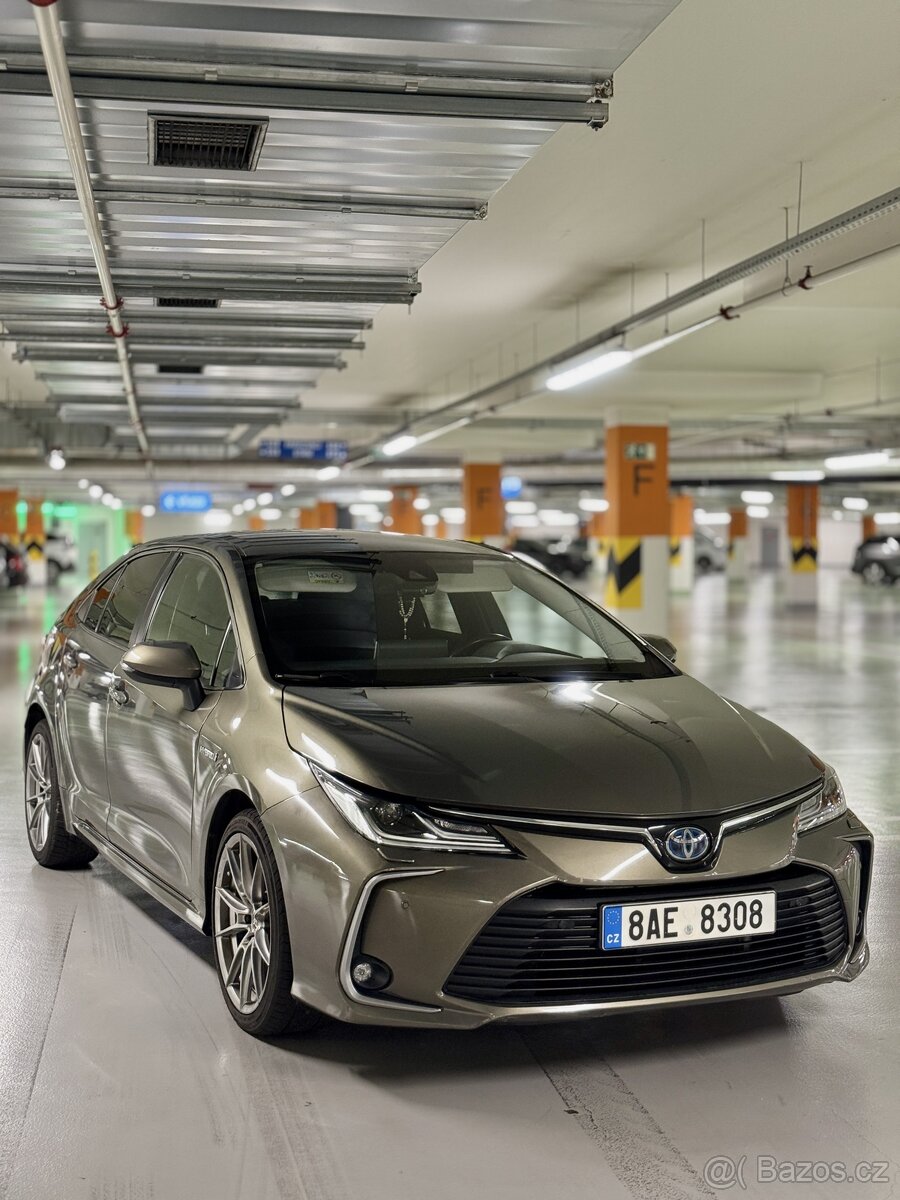Prodám nebo vyměním Toyota Corolla hybrid2020