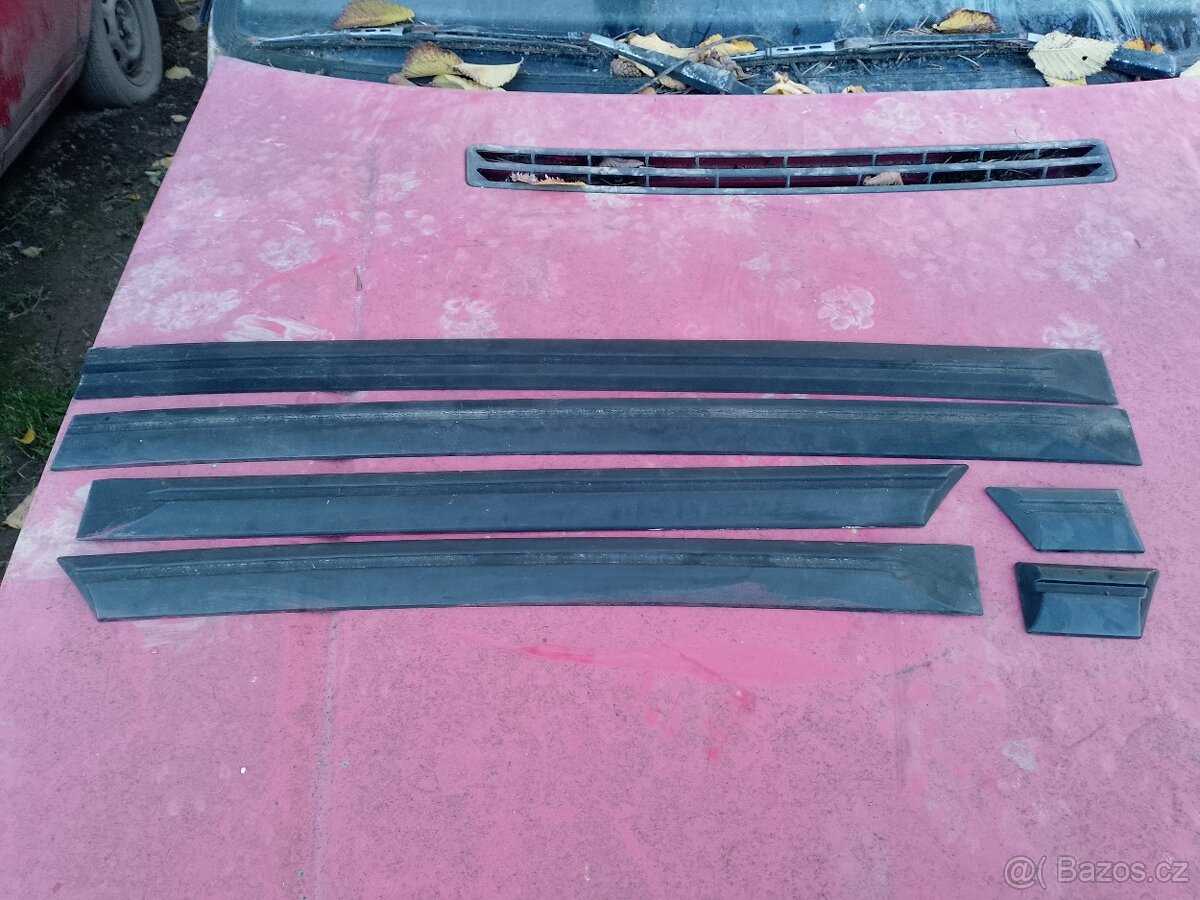 Škoda Favorit Forman boční lišty