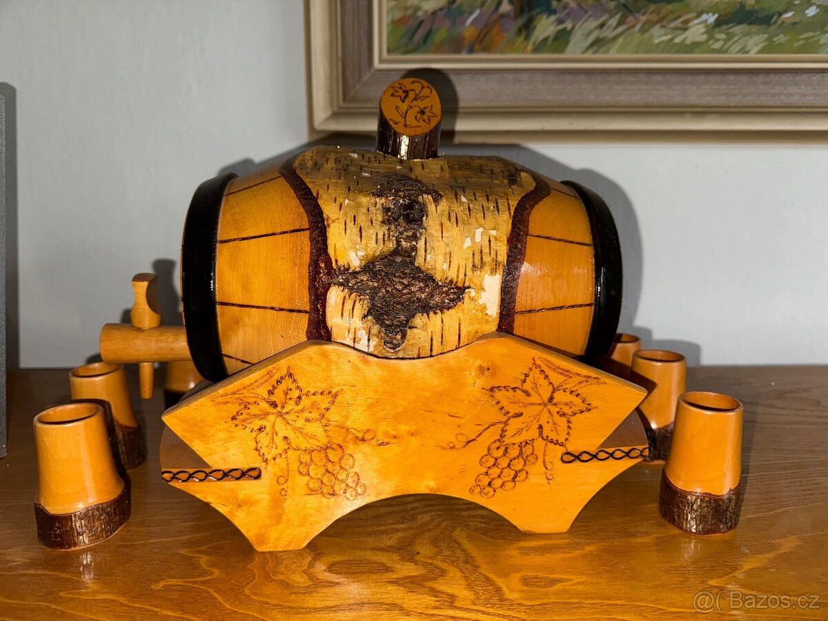 Starožitný dřevěný soudek