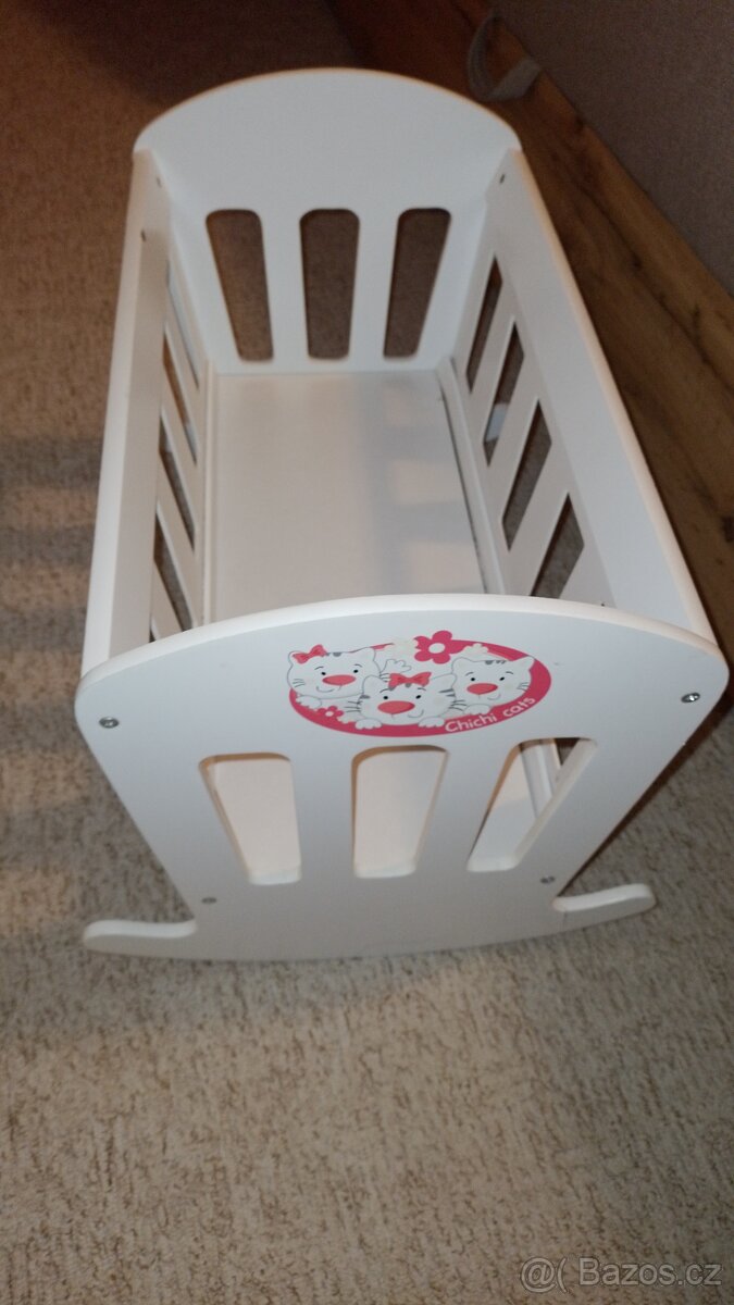 Postýlka pro panenku