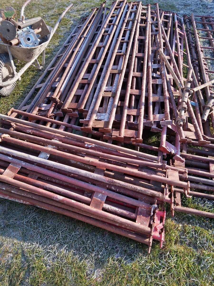 Lešení Haki -- 8 polí