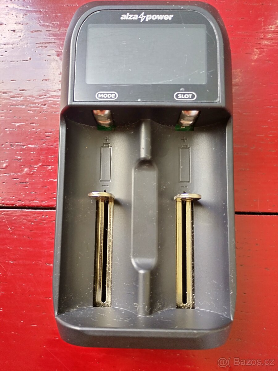 Nabíječka na 2 baterie Li-Ion 18650, použitá