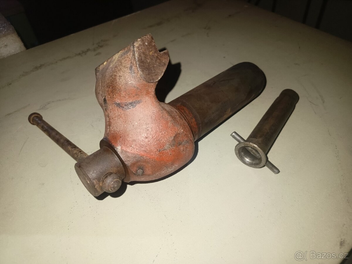 Přední čelist svěrák York 100 se šroubem a matkou