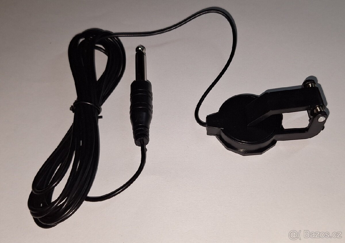 Klipsový snímač na jakýkoli strunný nástroj.