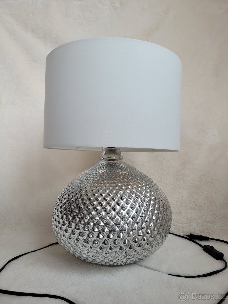 Stolní lampa MADON stříbrná
