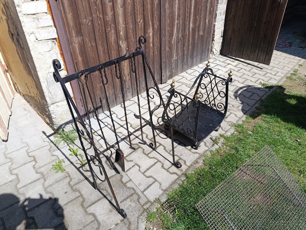Krbové nářadí + koš na dřevo
