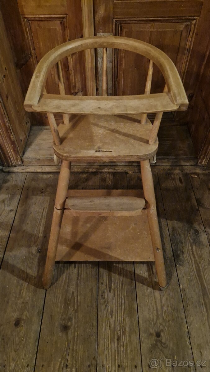 Dětská jídelní židlička