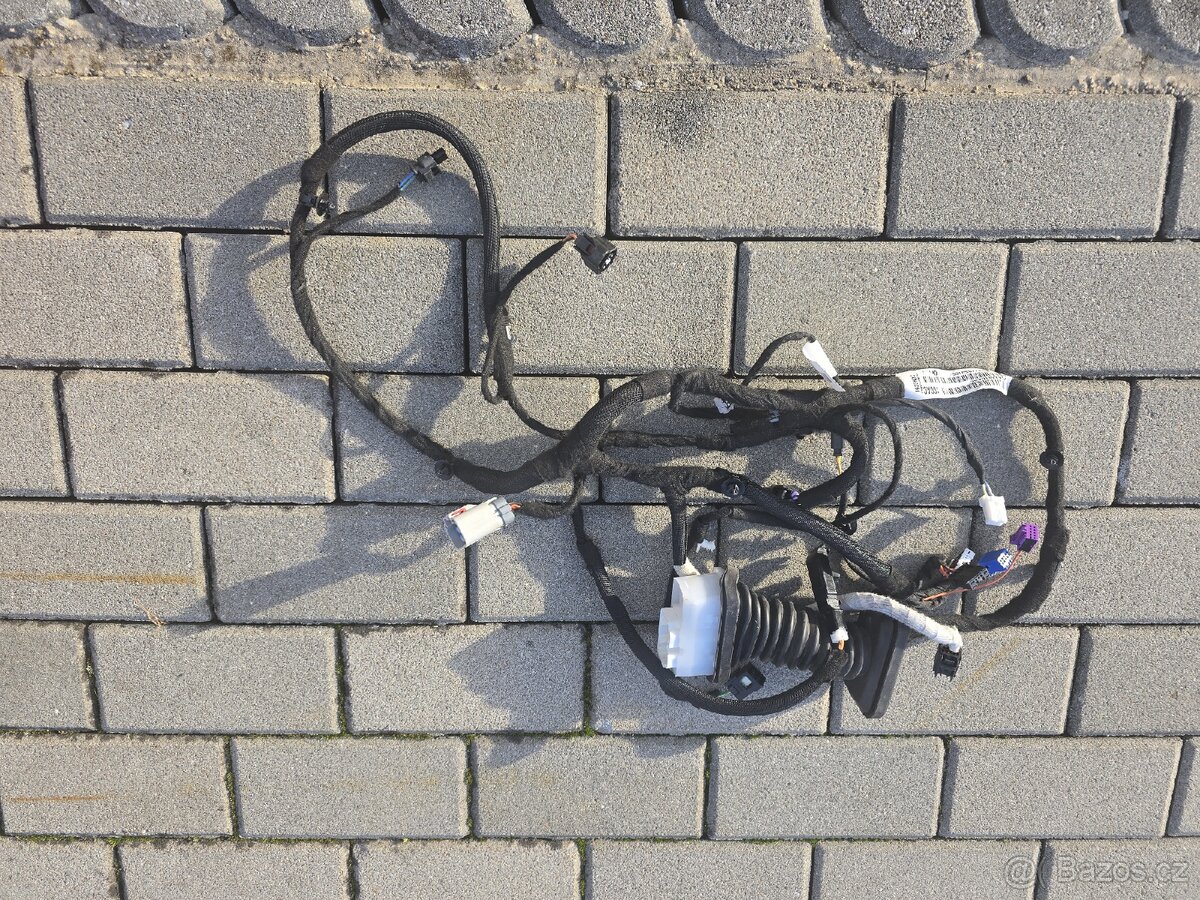 Challenger svazek elektro dveri