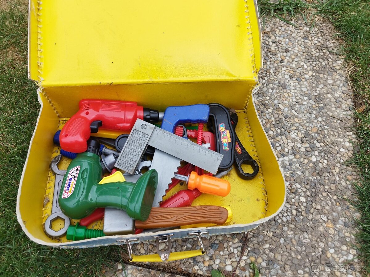 Dětský kufr s nářadím