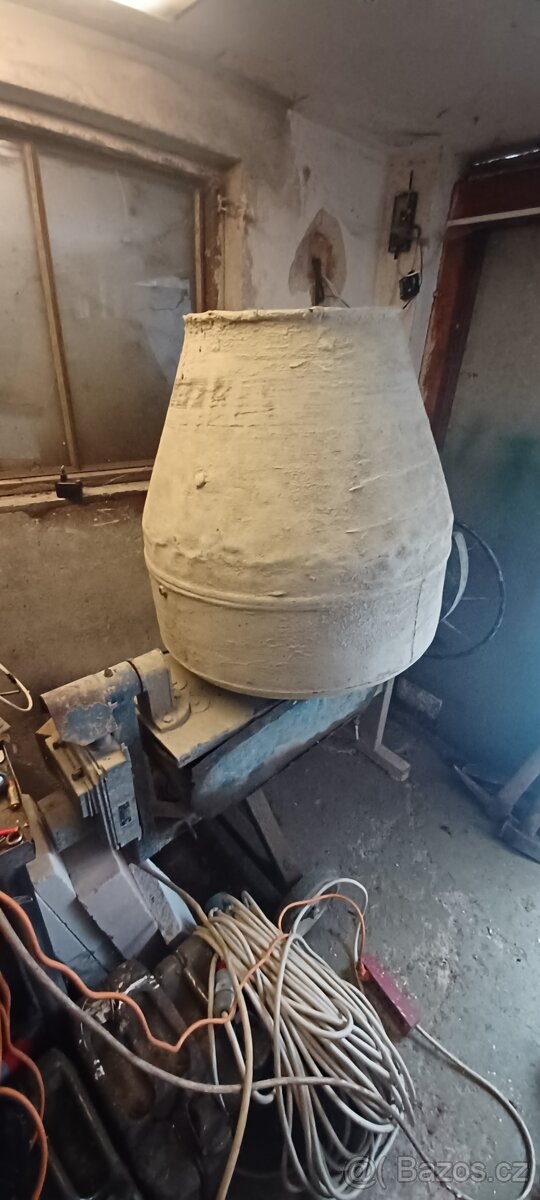 Stavební míchačka