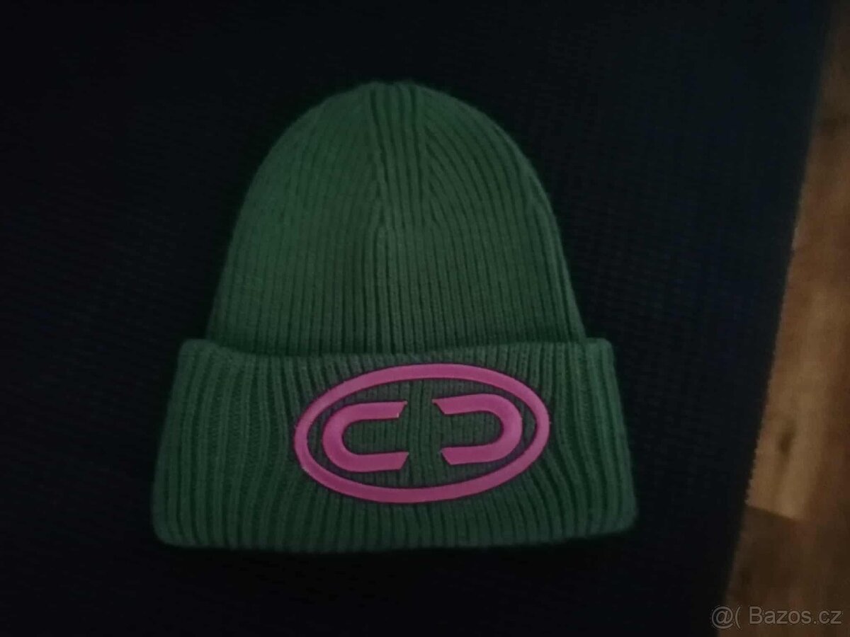 čepice zn. H&M Divided, vel. 52-58