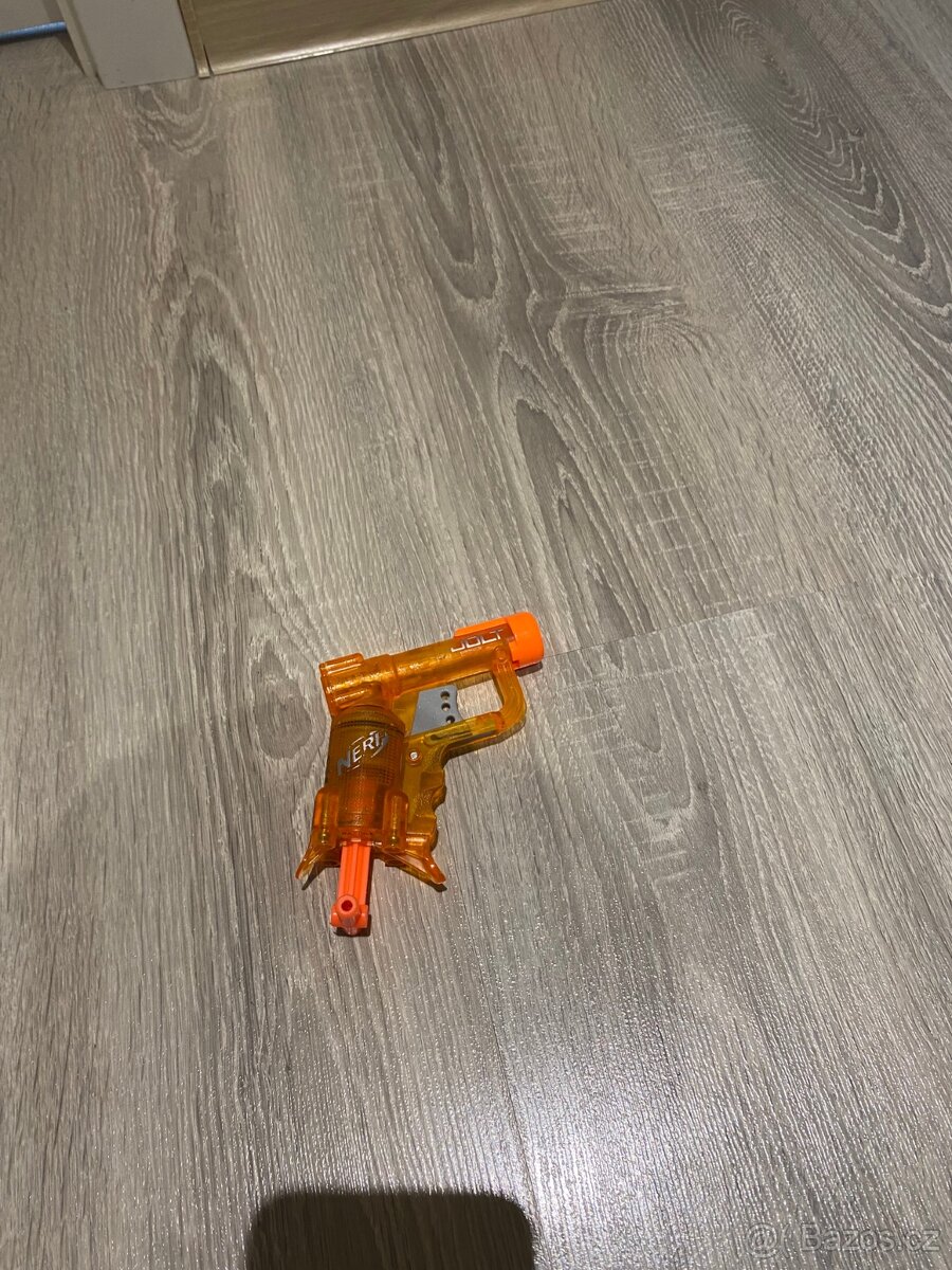 🔫 Nerf Jolt – průhledná oranžová edice