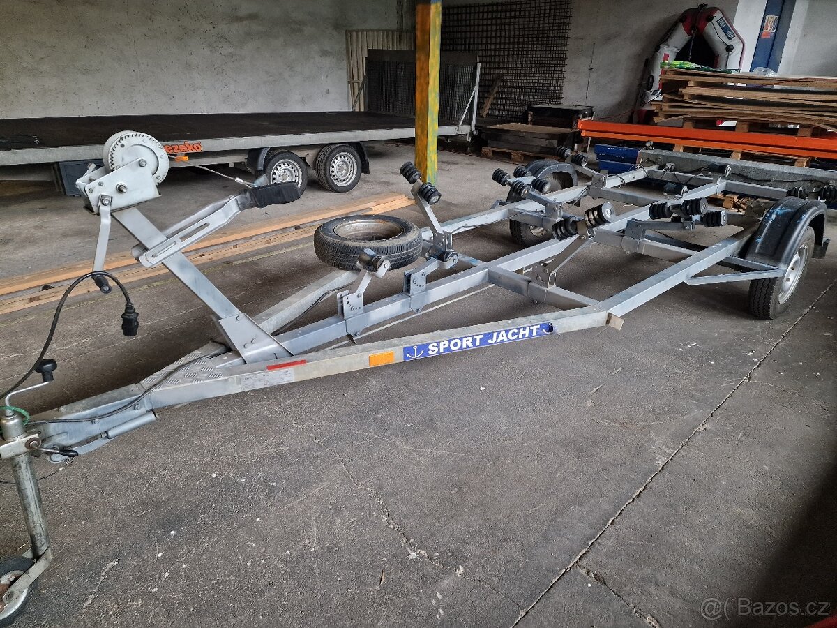 Plachetnice Matilda 20