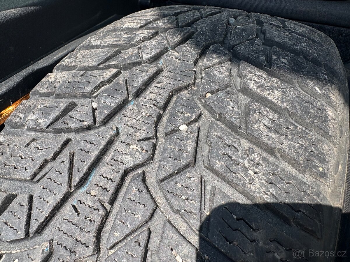 Pneu 186/60 R15
