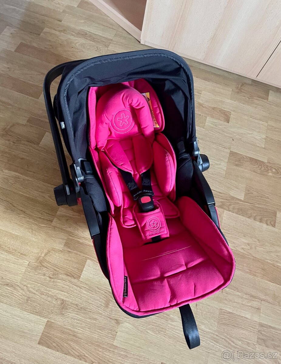 Polohovatelné vajíčko Kiddy Evoluna + isofix a zrcátko