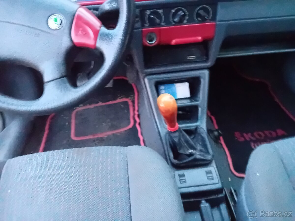 Prodám zadní spoiler na Škoda felicia