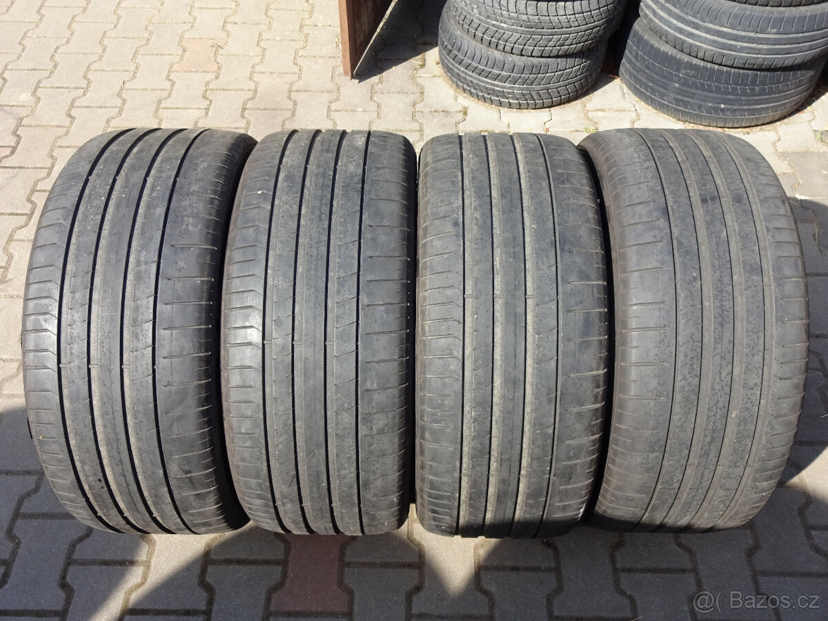 Audi Q7 + VW Touareq - letní pneu Pirelli 285/40/21 109Y