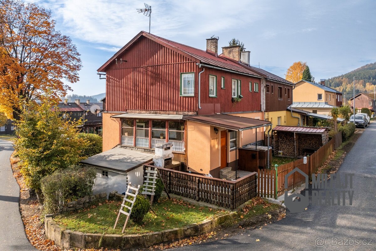 Prodej byty 3+1, garáž, zahrada, 70 m2 - Desná I