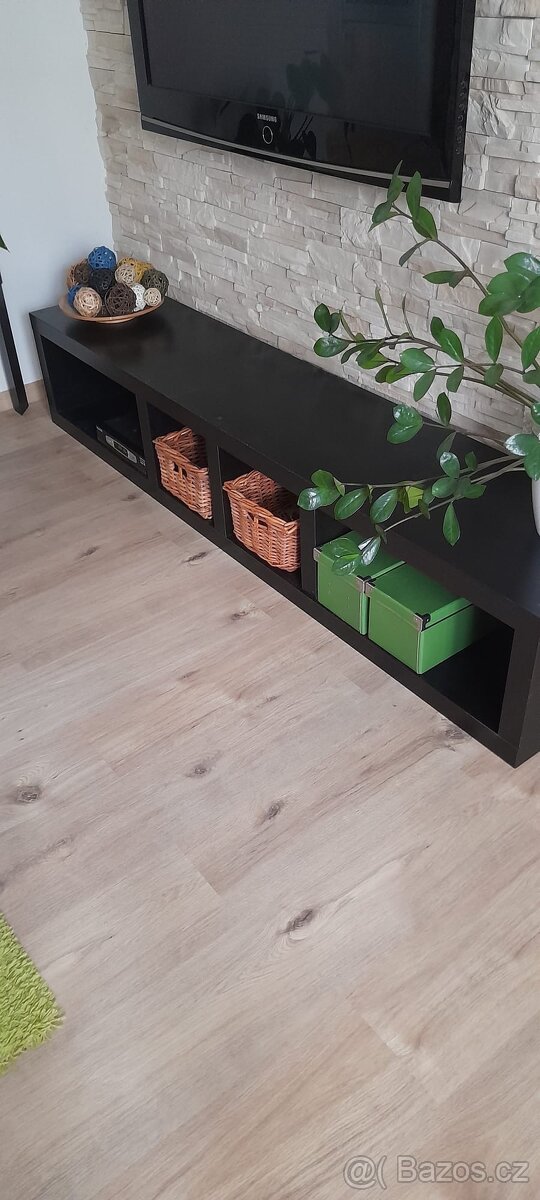 Skříňka pod TV, Ikea