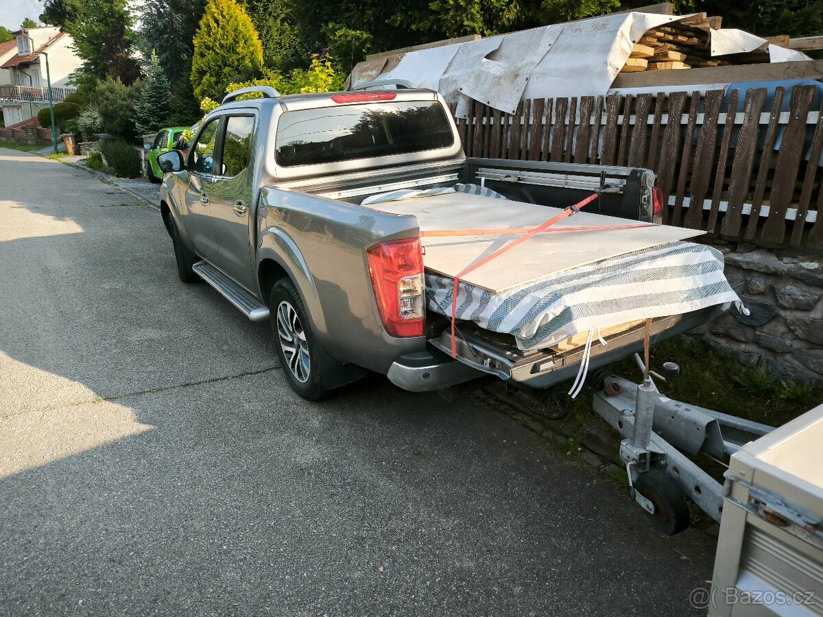 NISSAN NAVARA D23