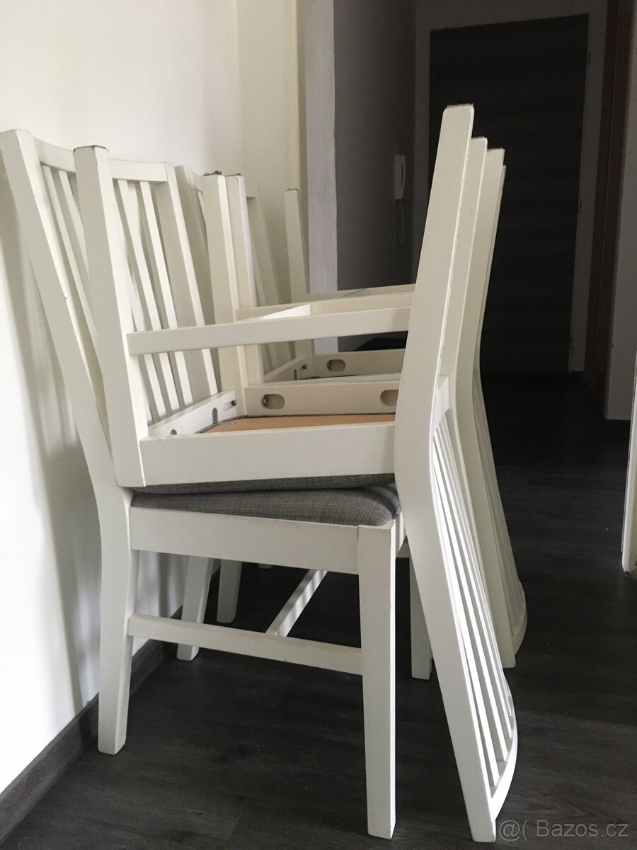 Dřevěné jídelní židle