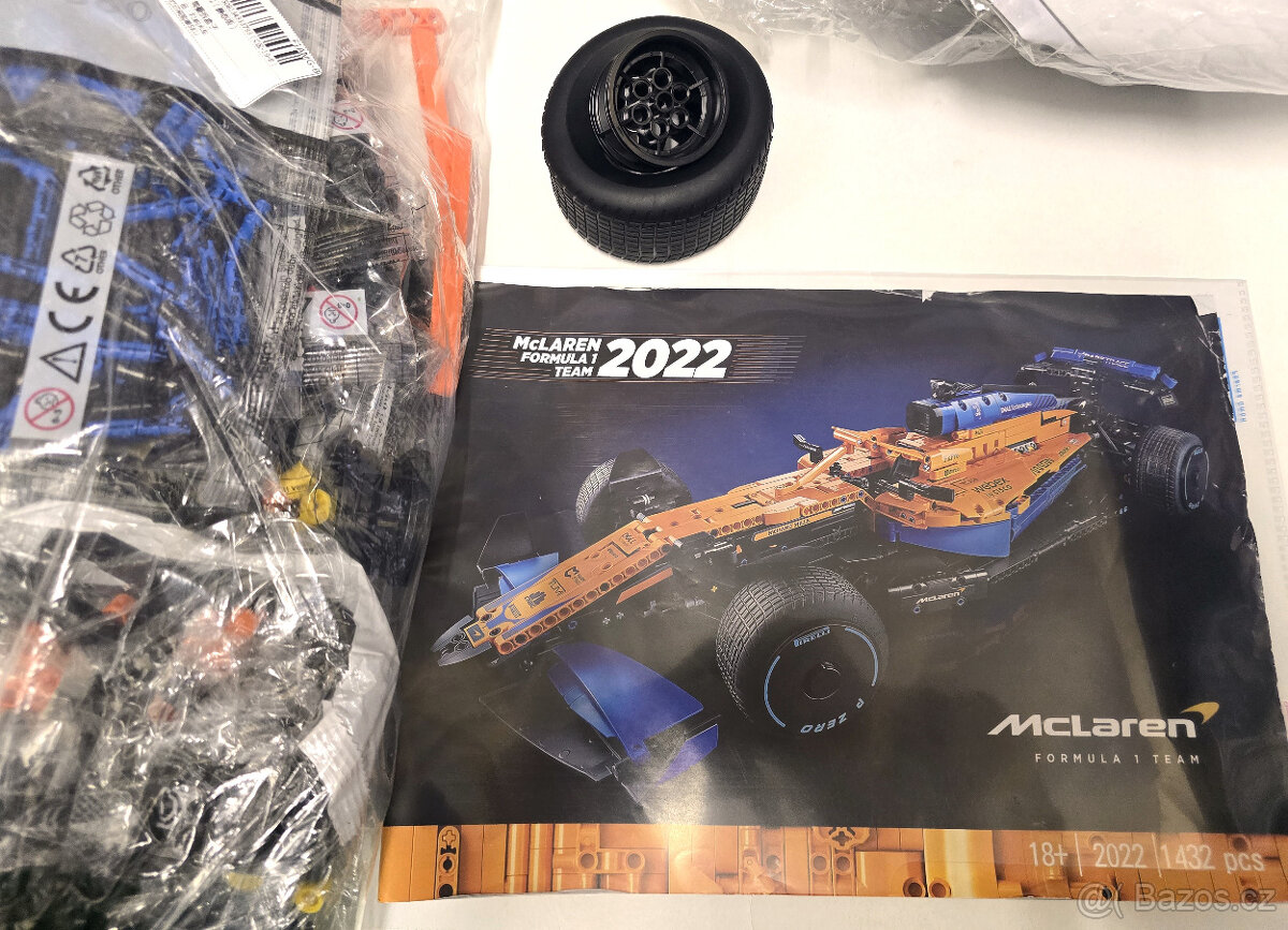Stavebnice Technic Závodní auto McLaren F1 (náhrada)