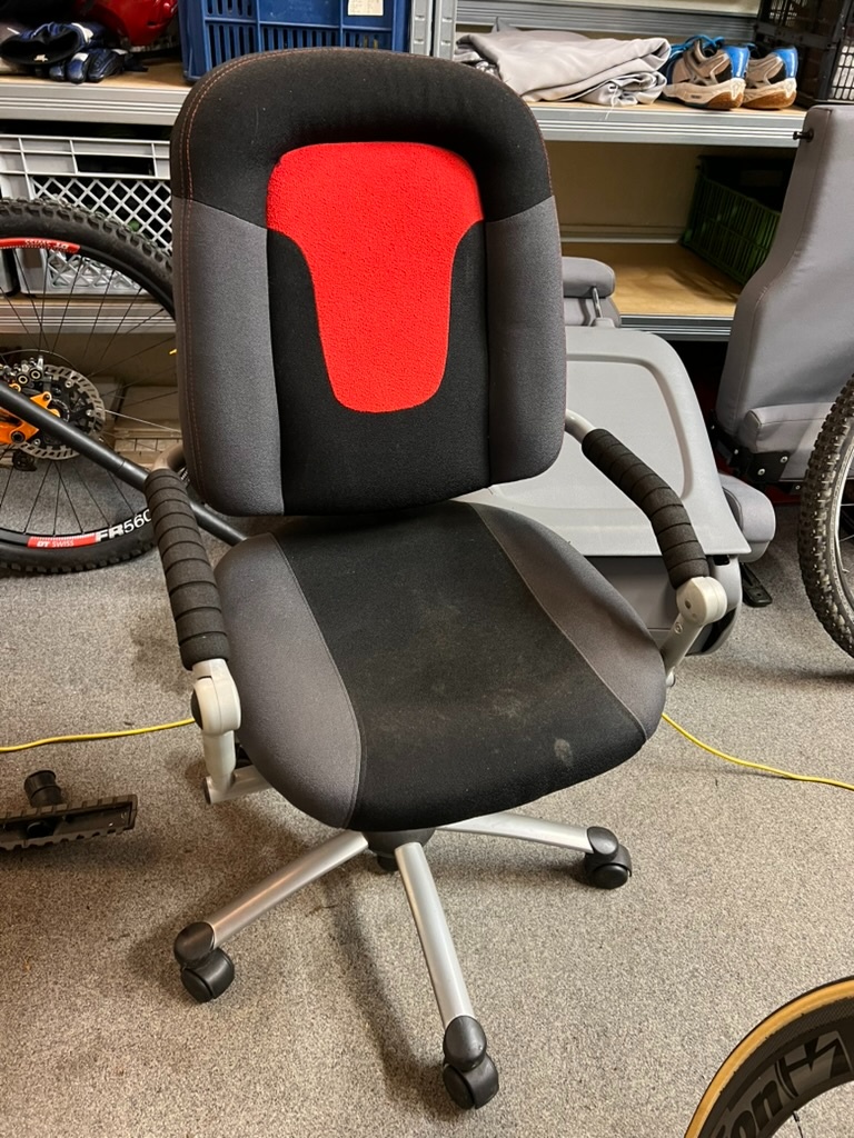 Dětská rostoucí pracovní otočná židle