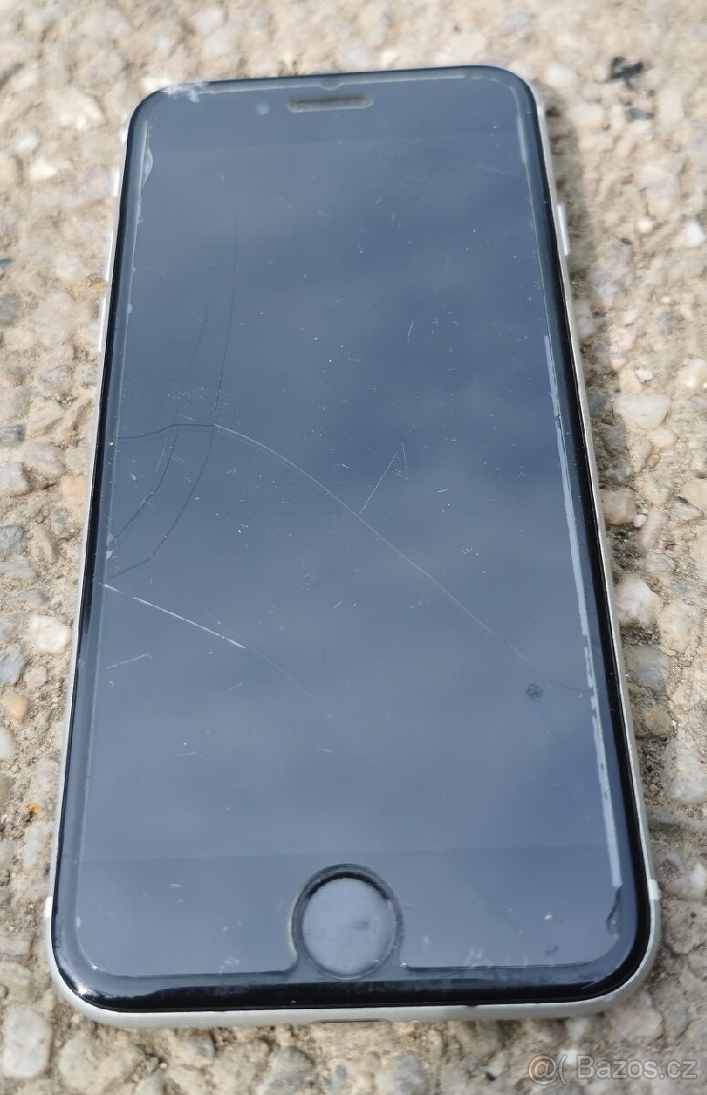 Nějaký iPhone 7 ? iPhone 8?