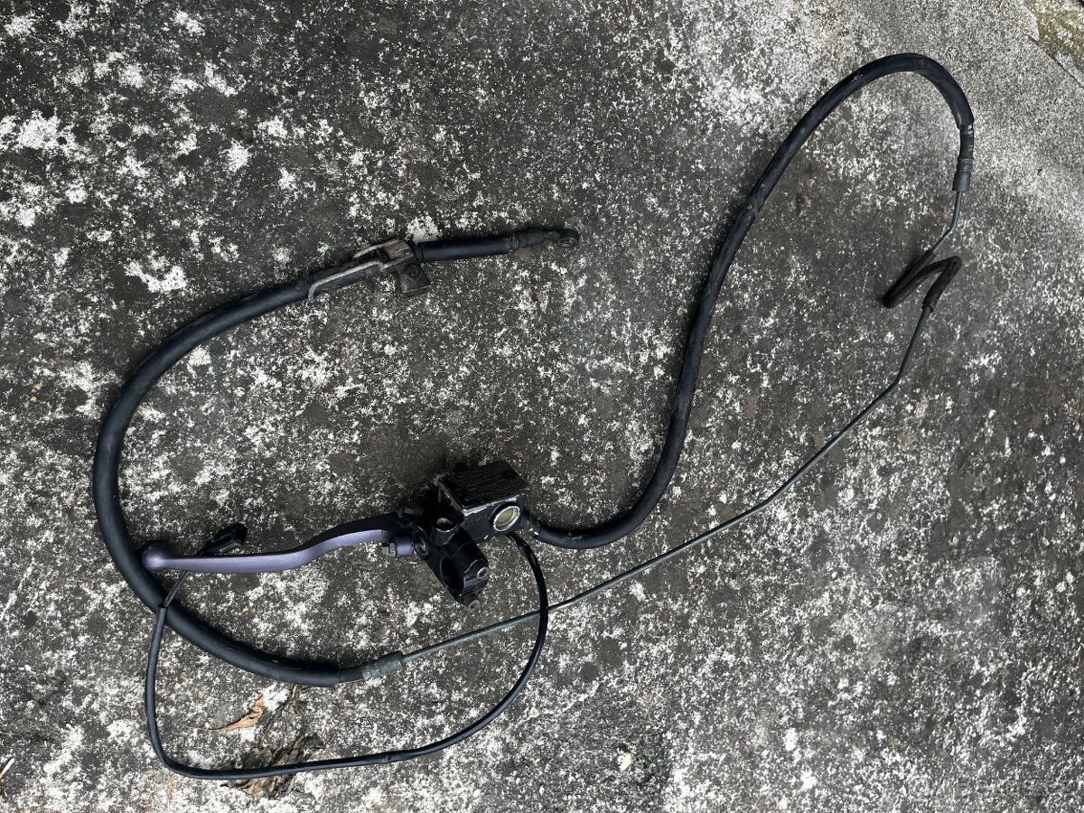 YAMAHA MAJESTY 250 zadní brzdová pumpa